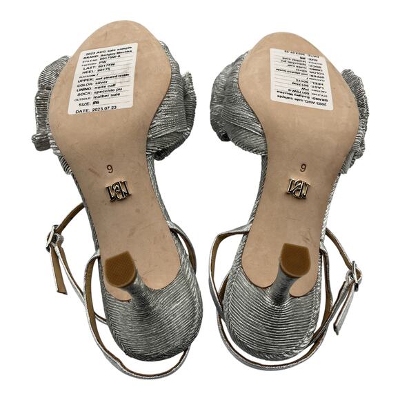 Badgley Mischka Metallic Pleated Bow Kitten Heel Sandals Silver Size 6 - Picture 6 of 8